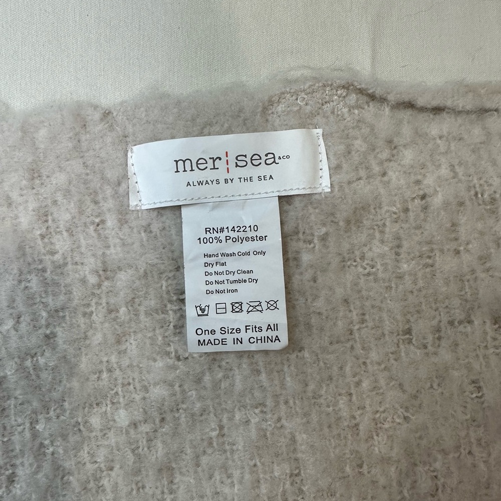 MeriSea Grey Ombré Blanket Scarf One Size Fits All. - Picture 3 of 7
